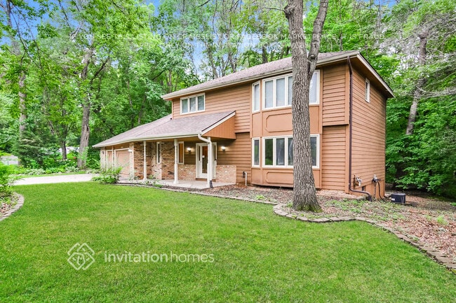 Building Photo - 15000 Wildwood Rd