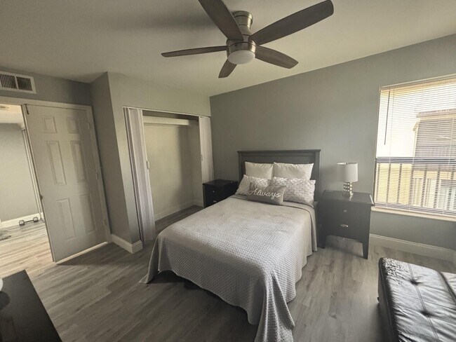 Building Photo - 3751 Cocoplum Cir