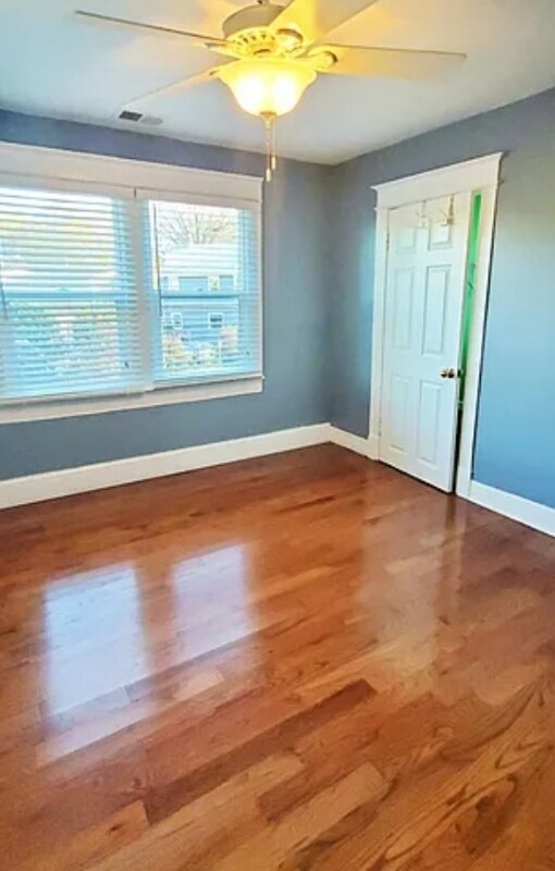 Building Photo - 2019 Newton St NE