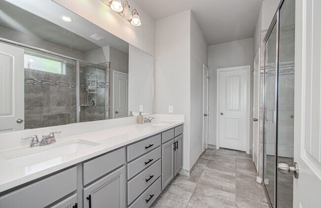 Building Photo - 2202 Anzio Ct