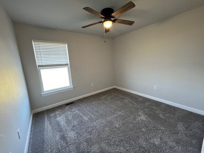 Building Photo - 82 SE 351st Rd