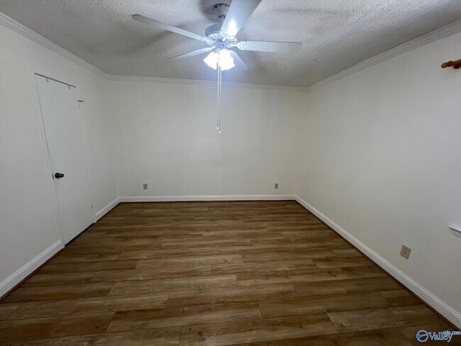 Building Photo - 6620 Willow Pointe Dr NW