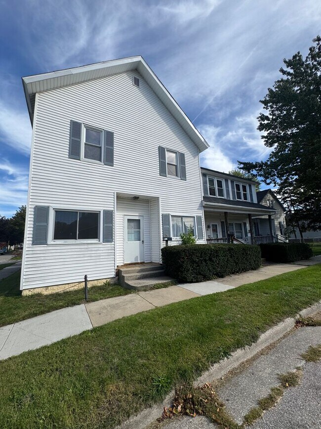 Building Photo - 2301 Fraser St