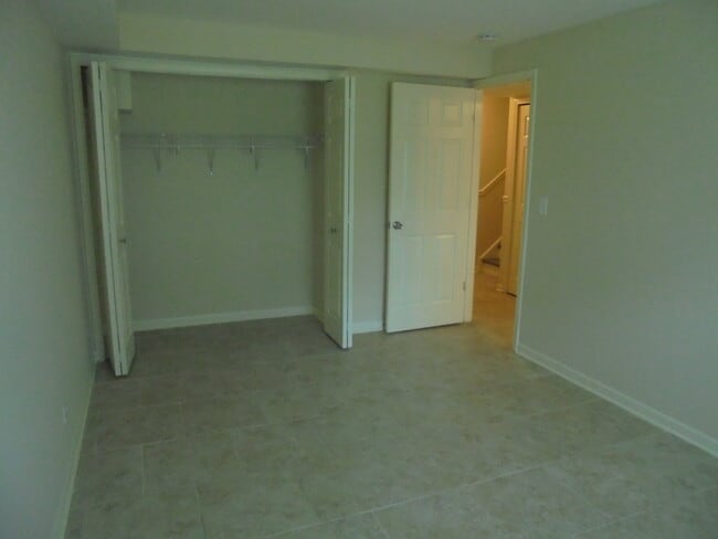 Building Photo - 1114 Stratford Ln
