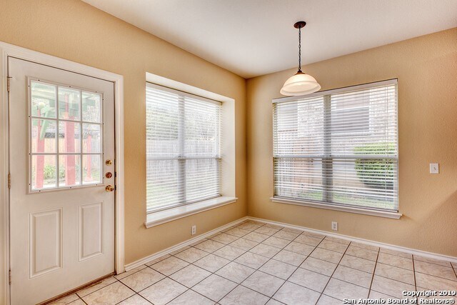 Building Photo - 5 Bedroom/3 Bath Village at Encino Park Su...