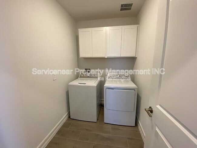 Building Photo - 7113 119th Ct E