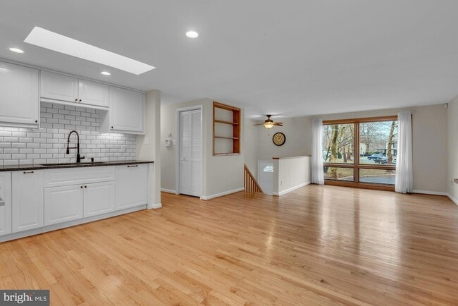 Building Photo - 8856 Youngsea Pl