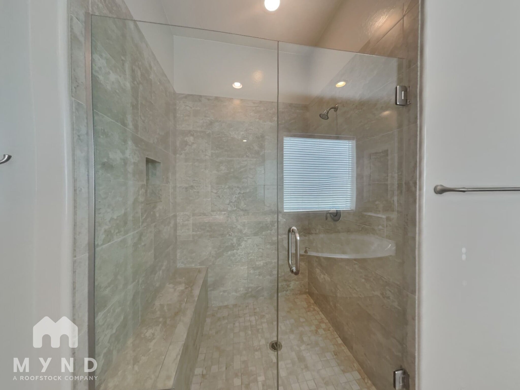 Building Photo - 3690 E Alfalfa Dr