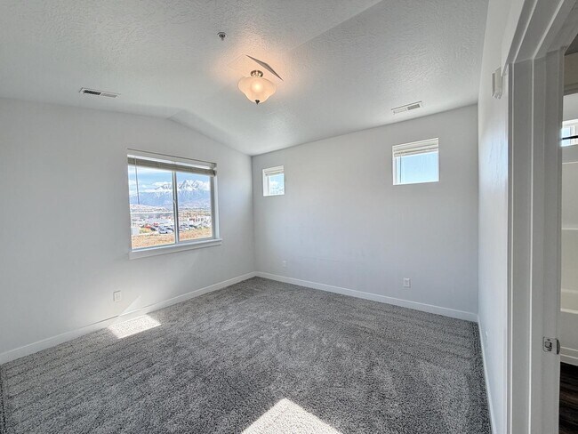 Building Photo - 738 N 260 W