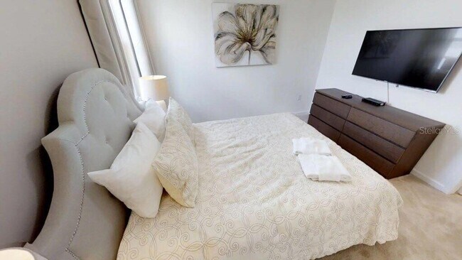 Building Photo - 3810 Oakville Ave