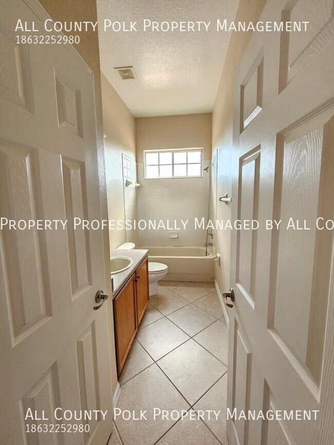 Building Photo - 1721 Altavista Cir