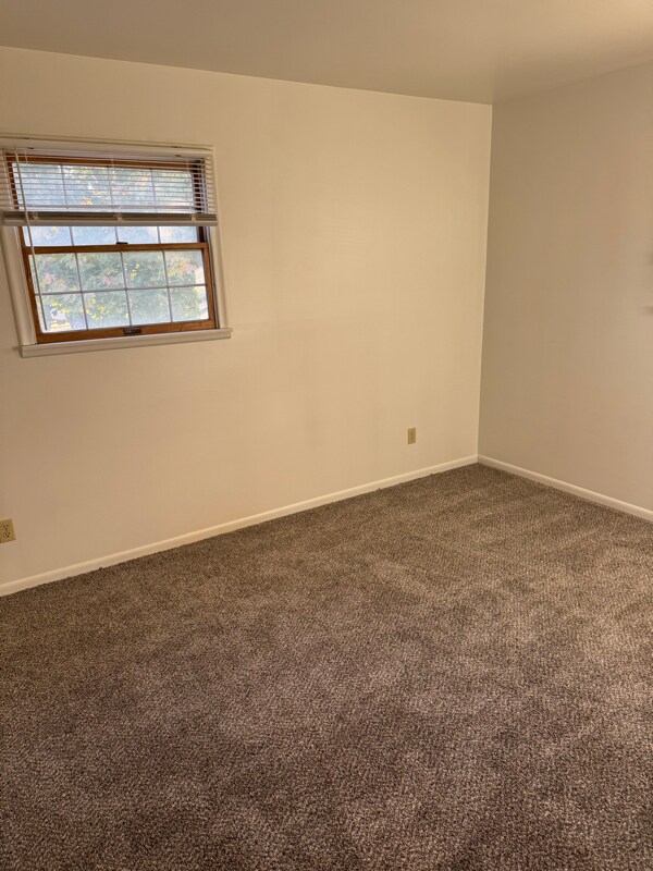 Building Photo - 10380 Lansing Rd