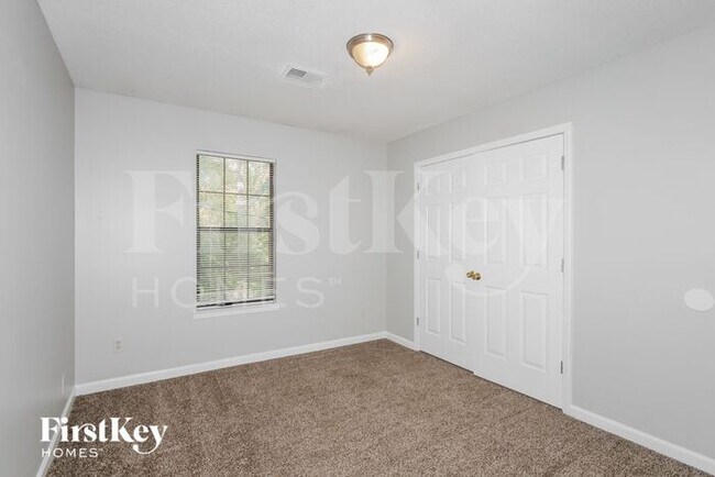 Building Photo - 7098 Maryland Ct