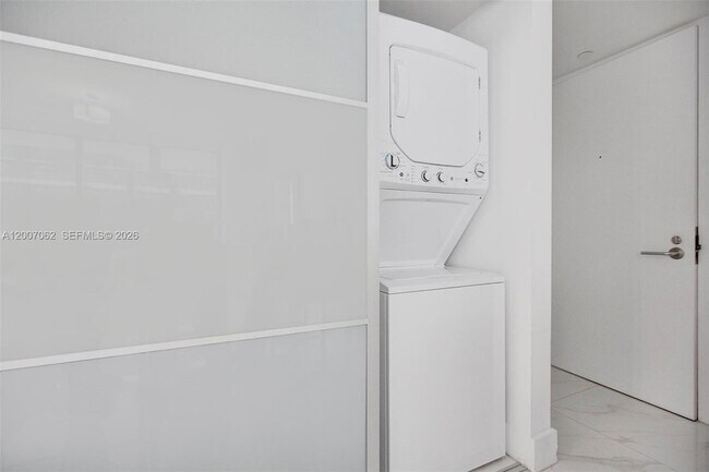 Building Photo - 1300 S Miami Ave