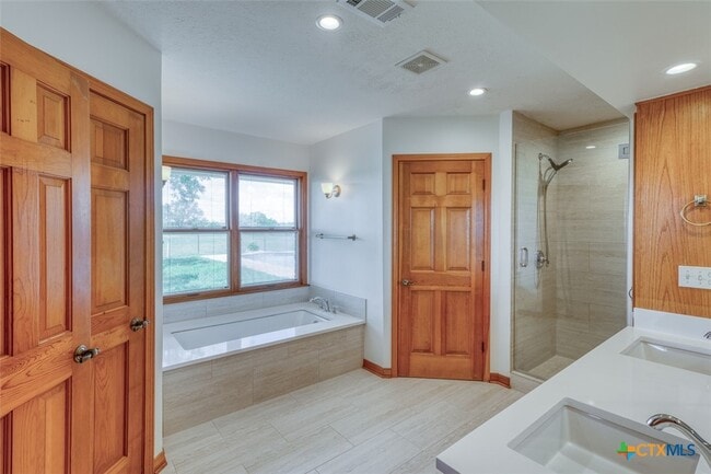 Building Photo - 614 Co Rd 207