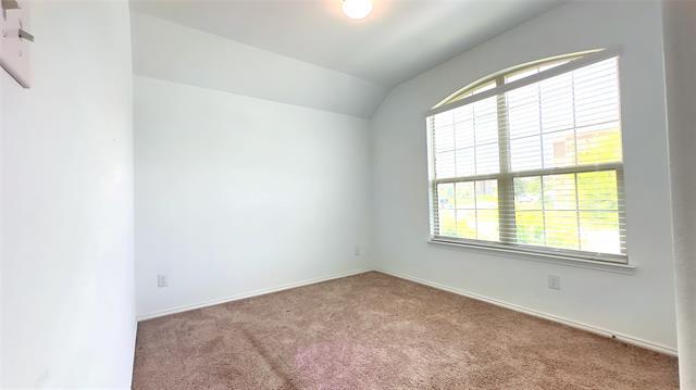 Building Photo - 2925 Meadowlands Dr