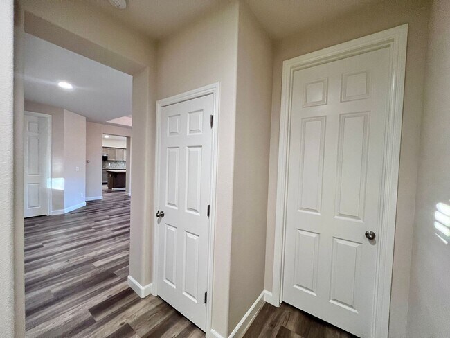 Building Photo - $2,895 Barstow & De Wolf, 4 Bedroom House - Dennis Ave. Clovis / Energy Efficient Smart Home