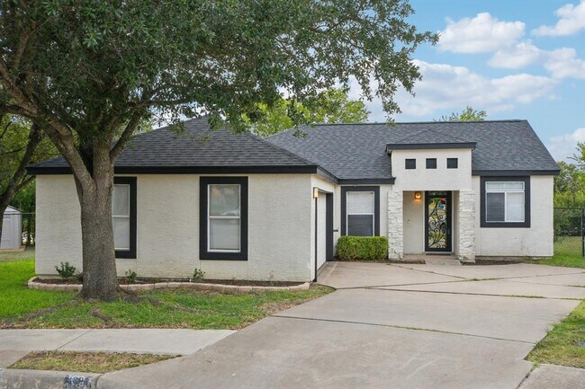 Building Photo - 3308 Ross Cove