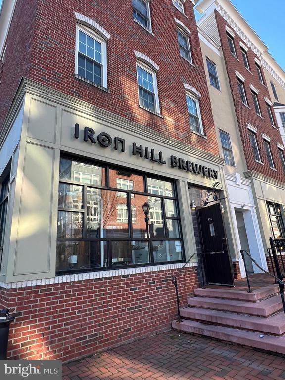 Building Photo - 316 Bridge St