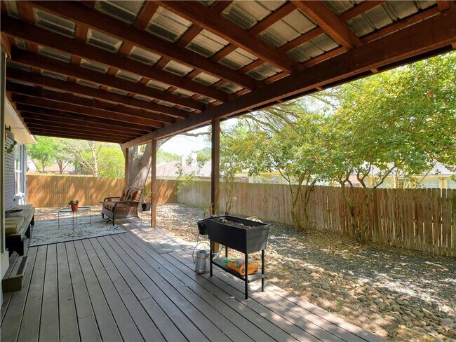 Building Photo - 1107 Hatteras Dr