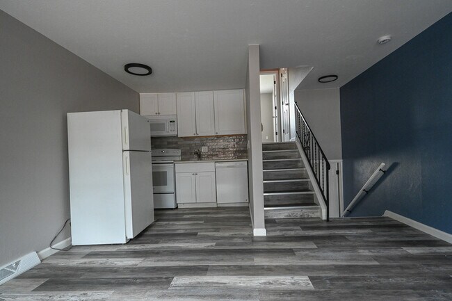 Building Photo - 1240 Allison St