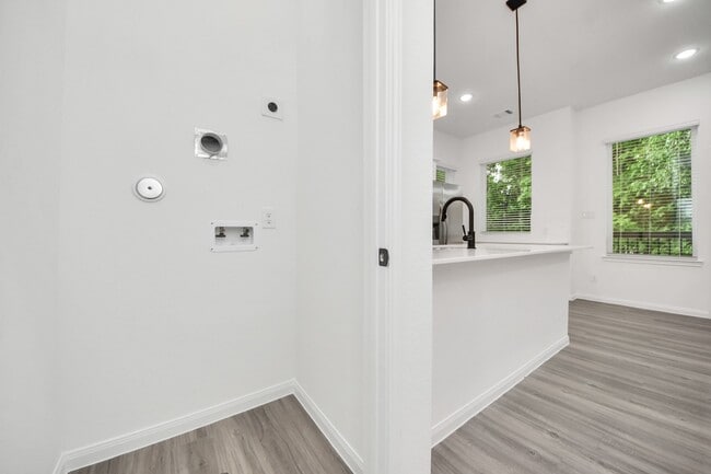 Building Photo - 5103 Mallow St