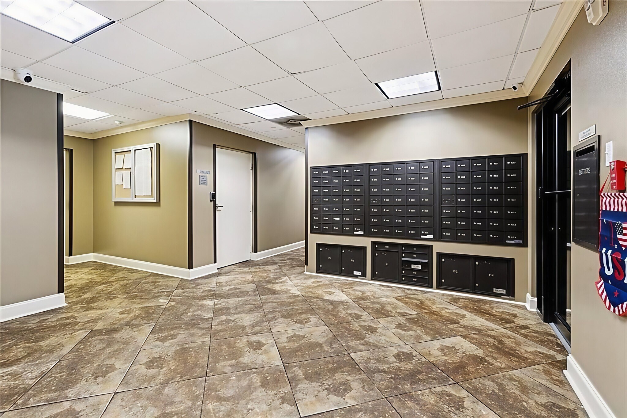 Lobby - 500 Lake Marina Dr