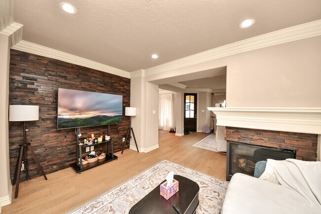 Building Photo - 14454 Summerleaf Ln