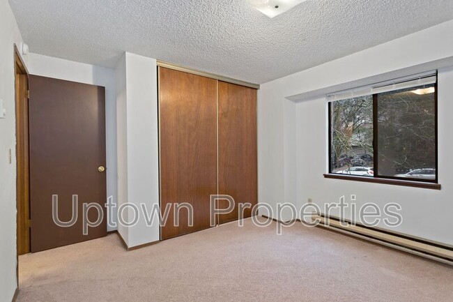 Building Photo - 250 Cervantes Cir