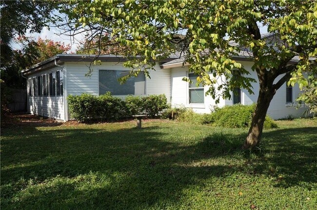 Building Photo - 4300 50th Pl S