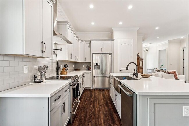 Building Photo - 12099 Jones Rd