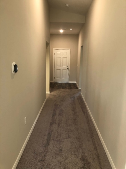 Building Photo - 1336 Axel Cir