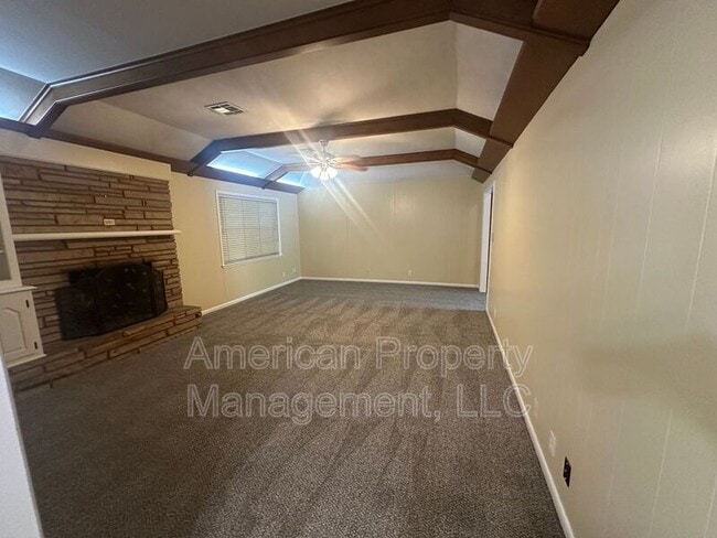 Building Photo - 4651 S Norwood Ave