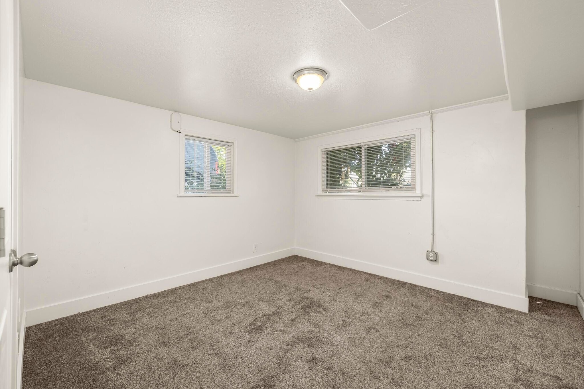 Building Photo - 792 500 N