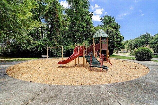 Building Photo - 18063 Crescent Royale Way