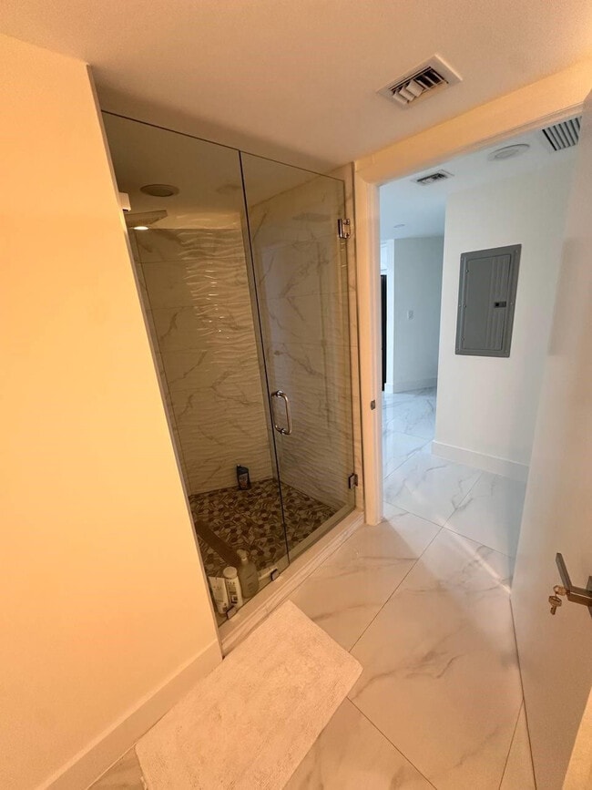 Building Photo - 1830 S Ocean Dr