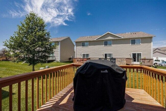 Building Photo - 17 Alydar Dr