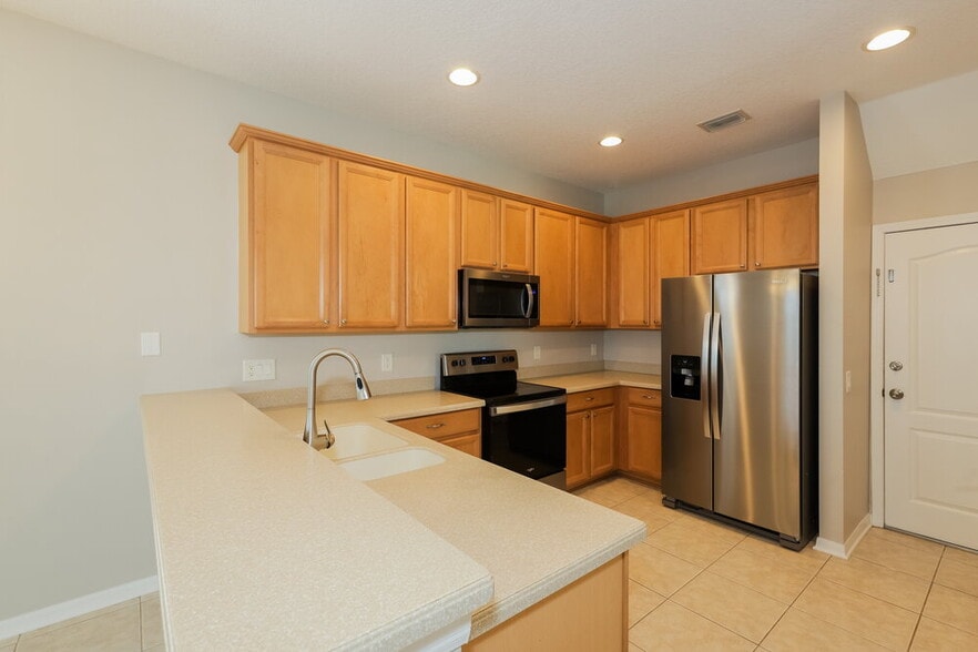 Building Photo - 15516 Long Cypress Dr