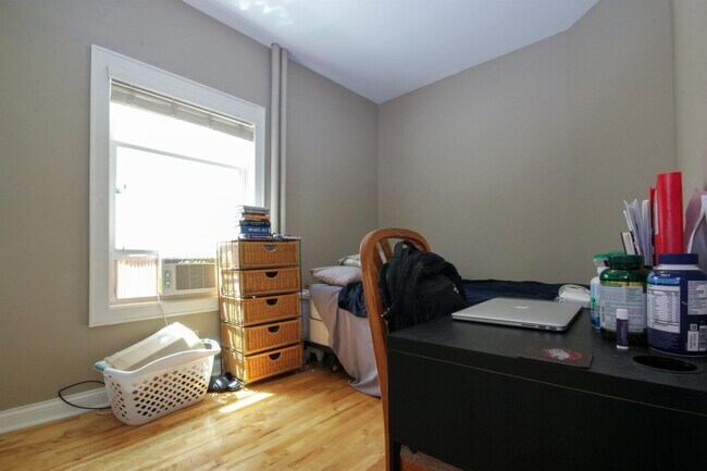 Building Photo - 3200 Aldrich Ave S