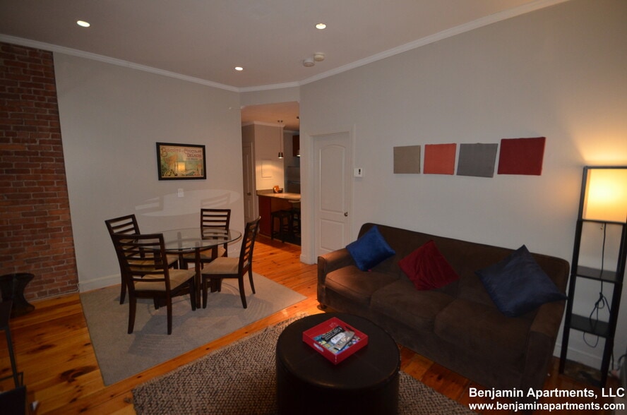 Building Photo - 17 Garrison St