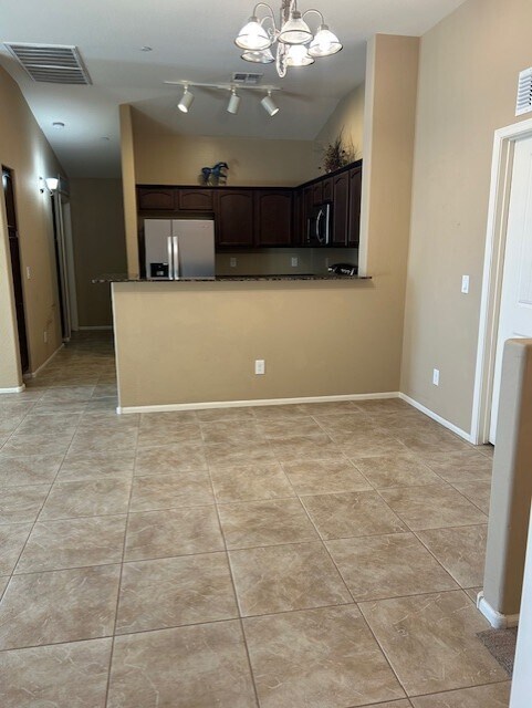 Building Photo - 2725 E Mine Creek Rd