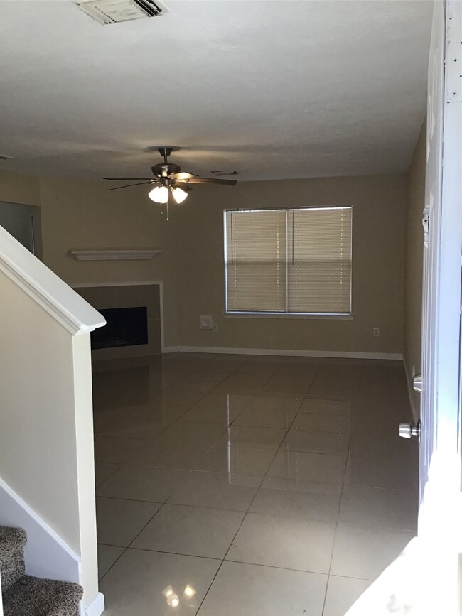 Building Photo - 11802 Sunny Stream Dr