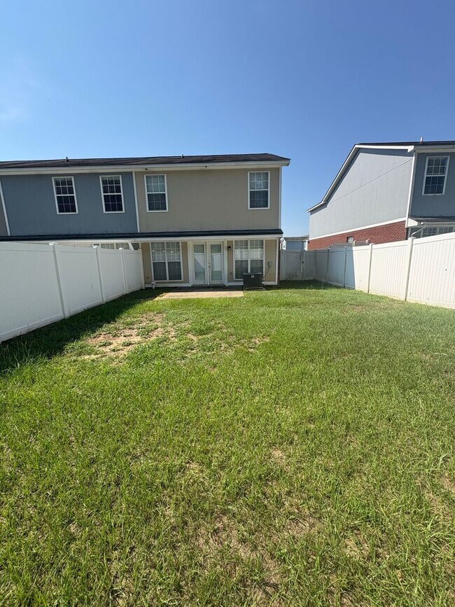 Building Photo - 125 Winthrope Ln