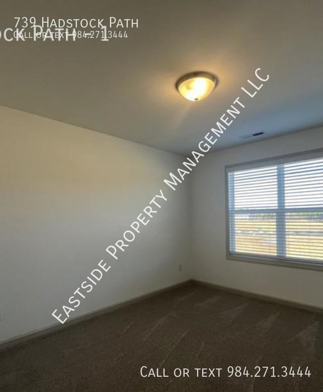 Building Photo - 739 Hadstock Path