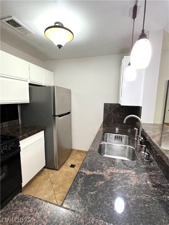 Building Photo - 2200 S Fort Apache Rd