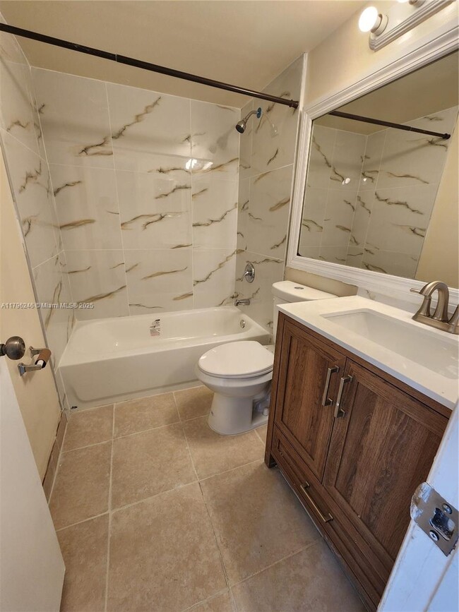 Building Photo - 2148 White Pine Cir