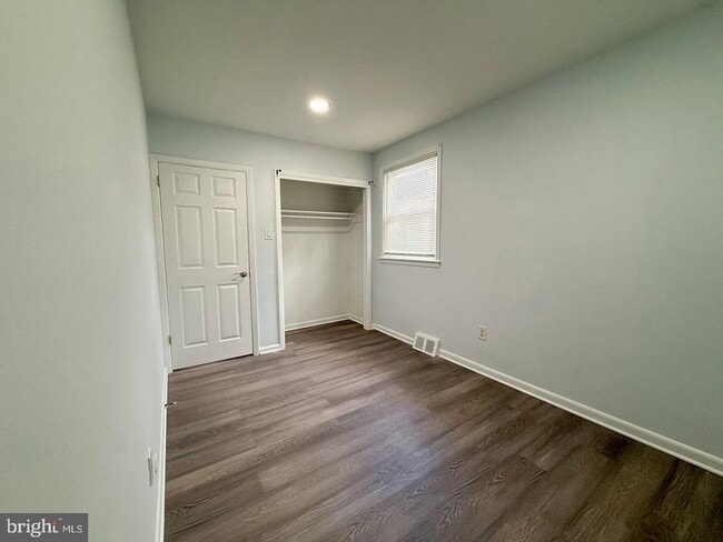 Building Photo - 7028 Valley Ave