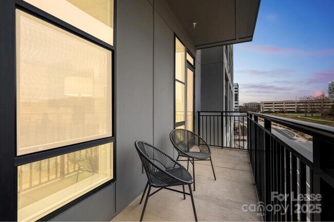 Building Photo - 14020 Stream Wy