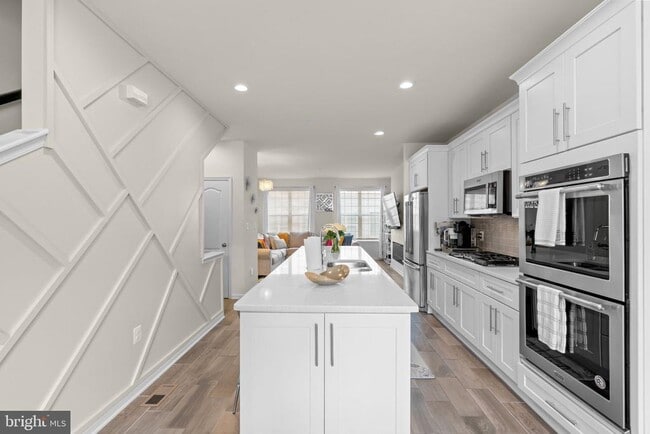 Building Photo - 1623 Fernwood Dr
