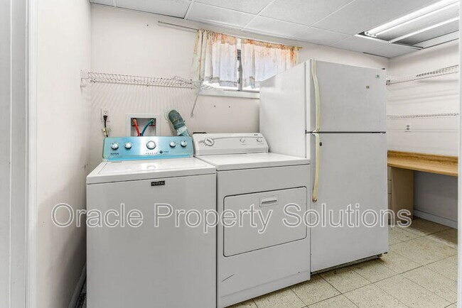 Building Photo - 6634 Dovecote Dr